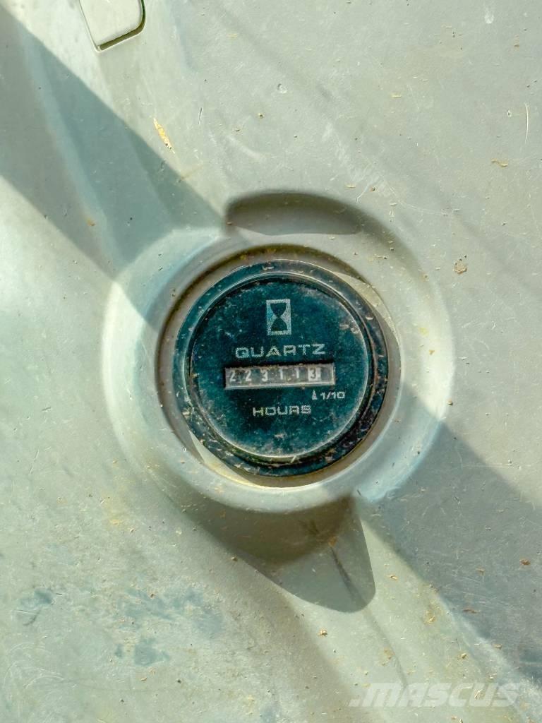 New Holland E 245 B Escavadoras de rastos