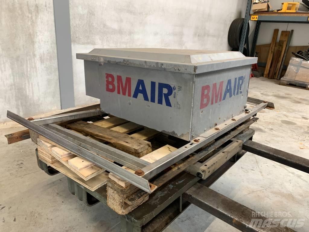 BM MAO-22 Cabines e interior máquinas construção