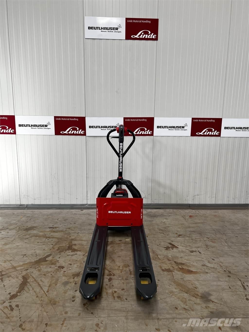 Linde MT12 Empilhador para operador externo