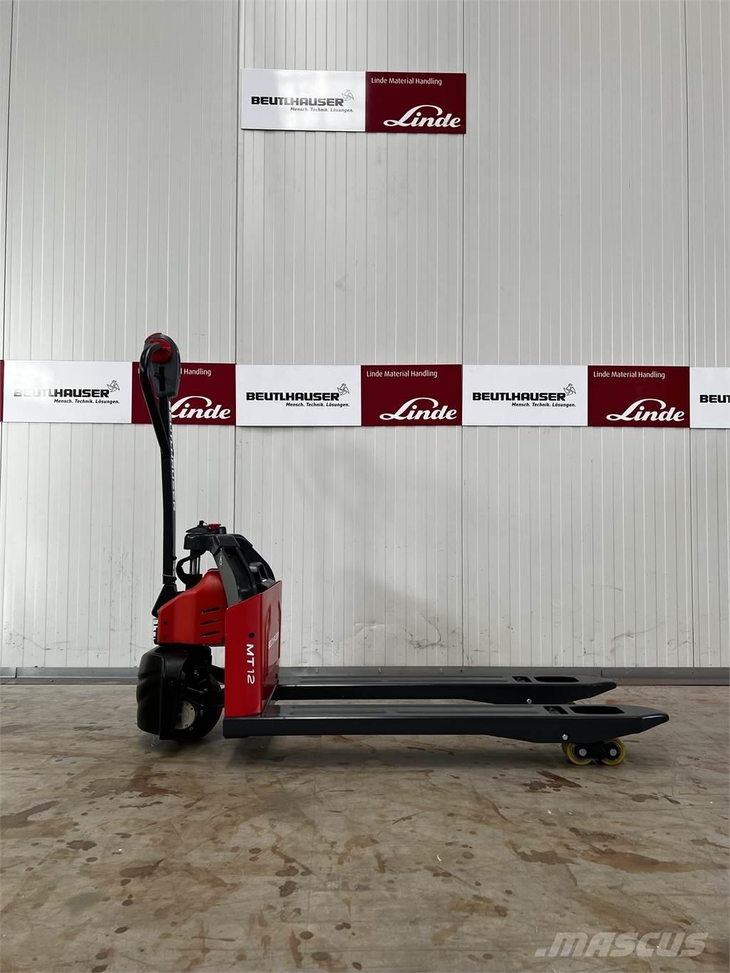 Linde MT12 Empilhador para operador externo