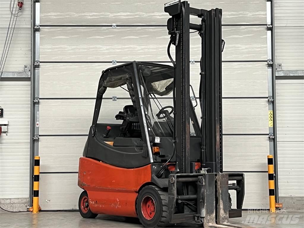 Linde E30 / 03 / 600 Empilhadores eléctricos