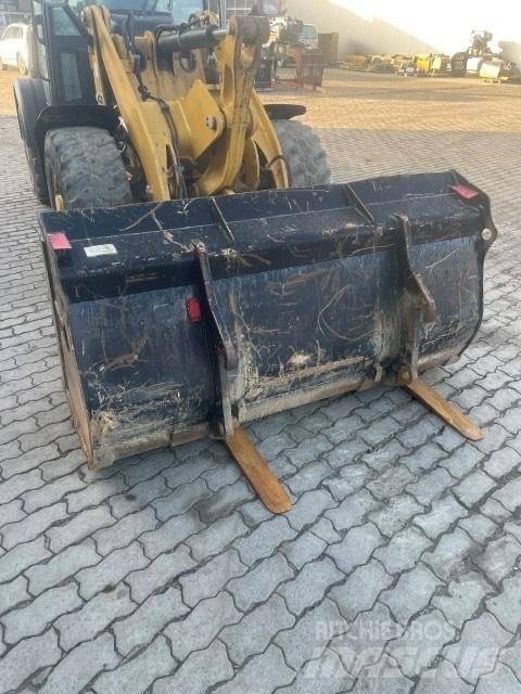 CAT 906 Pás carregadoras de rodas