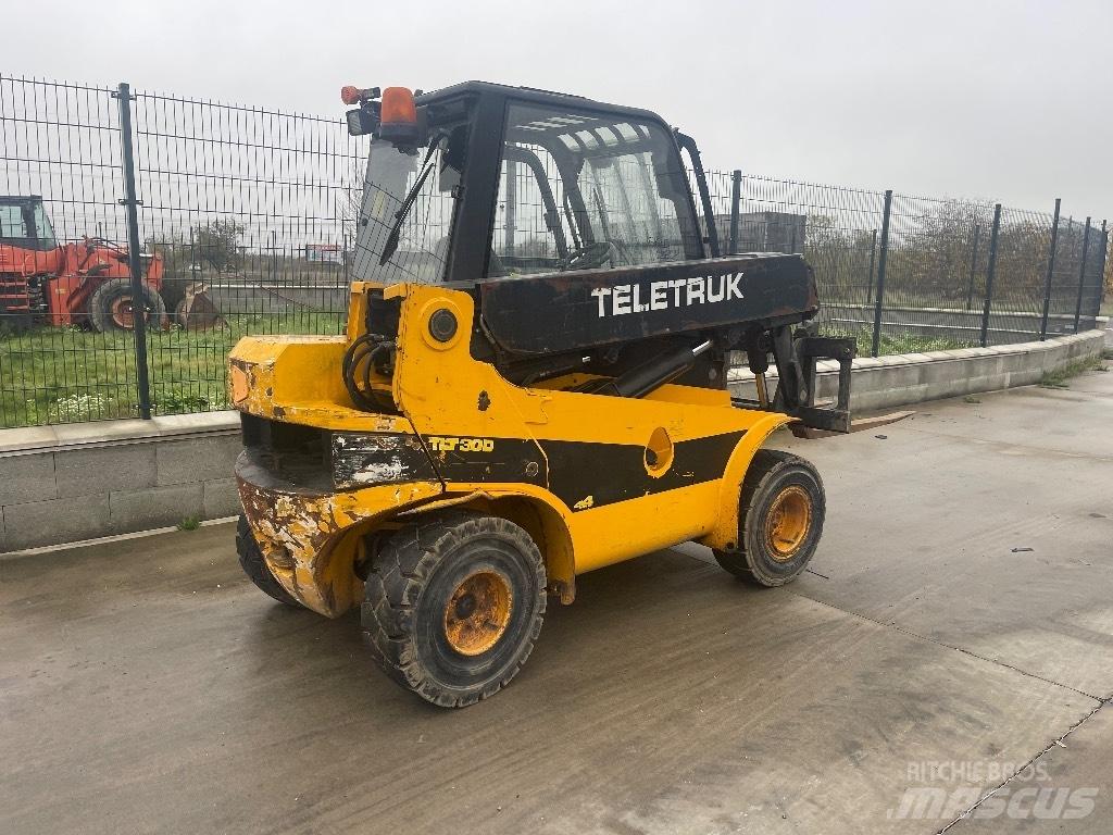 JCB TLT 30 D 4x4 !! Manipuladores telescópicos