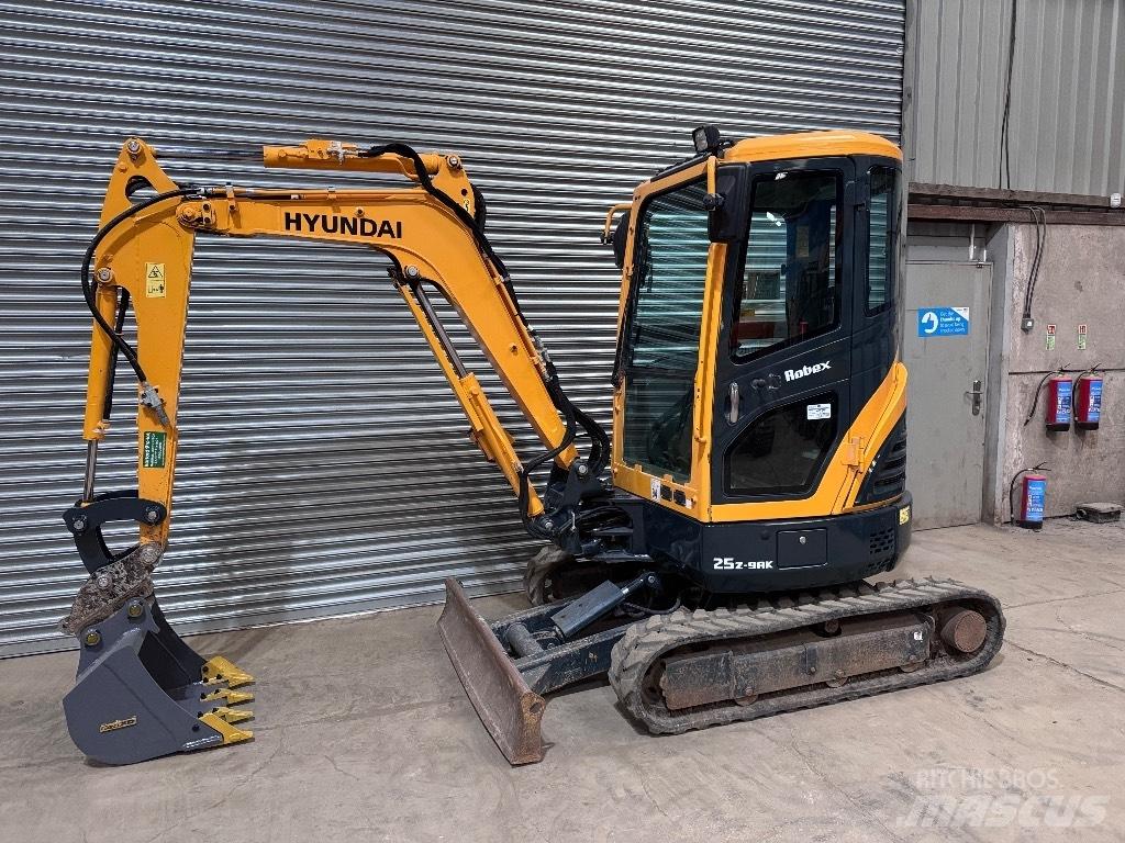 Hyundai R25Z-9 AK Mini Escavadoras <7t