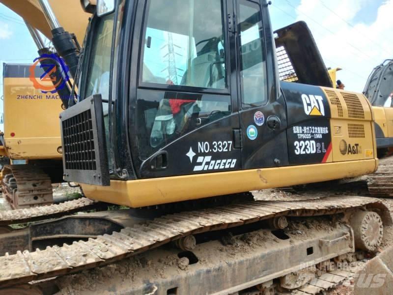 CAT 323 D L Escavadoras de rastos