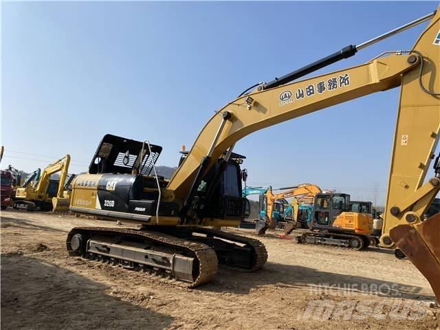 CAT 326D Escavadoras de rastos