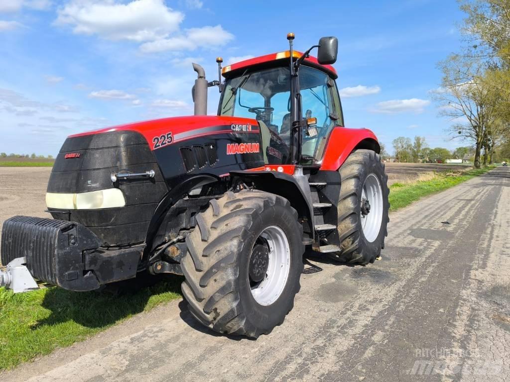 CASE MAGNUM 225 2007 Tratores Agrícolas usados