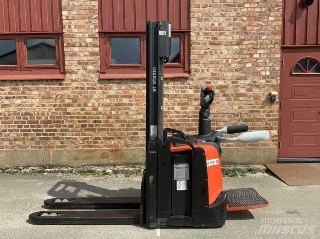 BT SPE 120 L Empilhador para operador externo