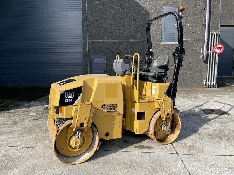 CAT CB 24 Cilindros Compactadores tandem