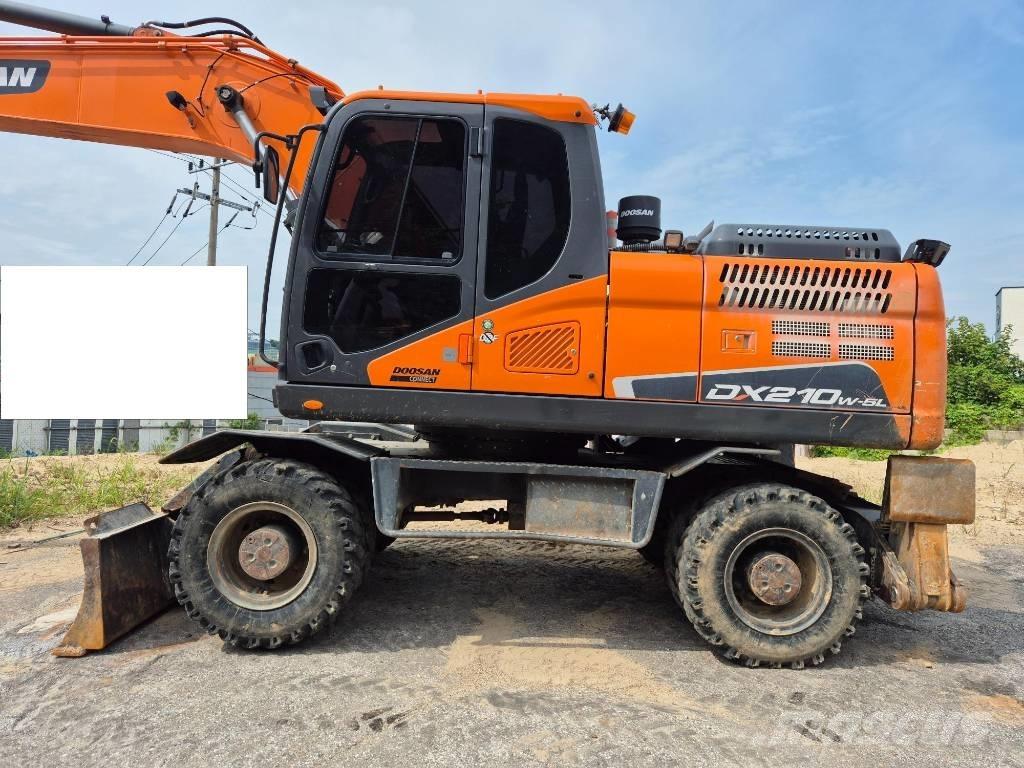 Doosan DX 210 W Escavadoras de rodas