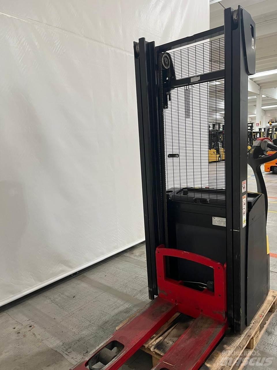Hyster S1.2 Empilhador para operador externo