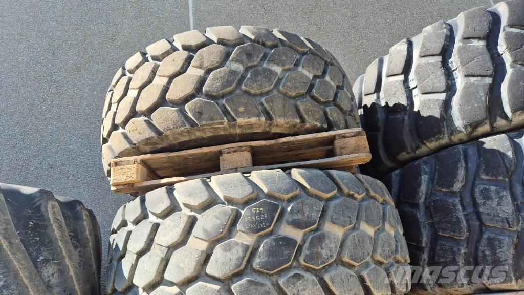 Bridgestone 23.5R25 Pneus Agrícolas