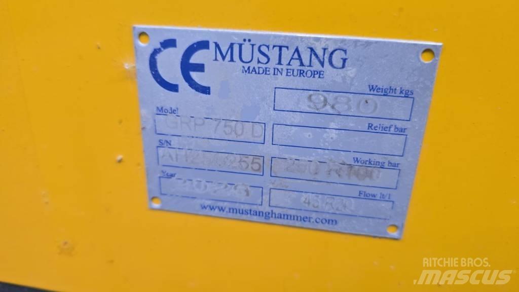 Mustang GRP 750 Outros componentes