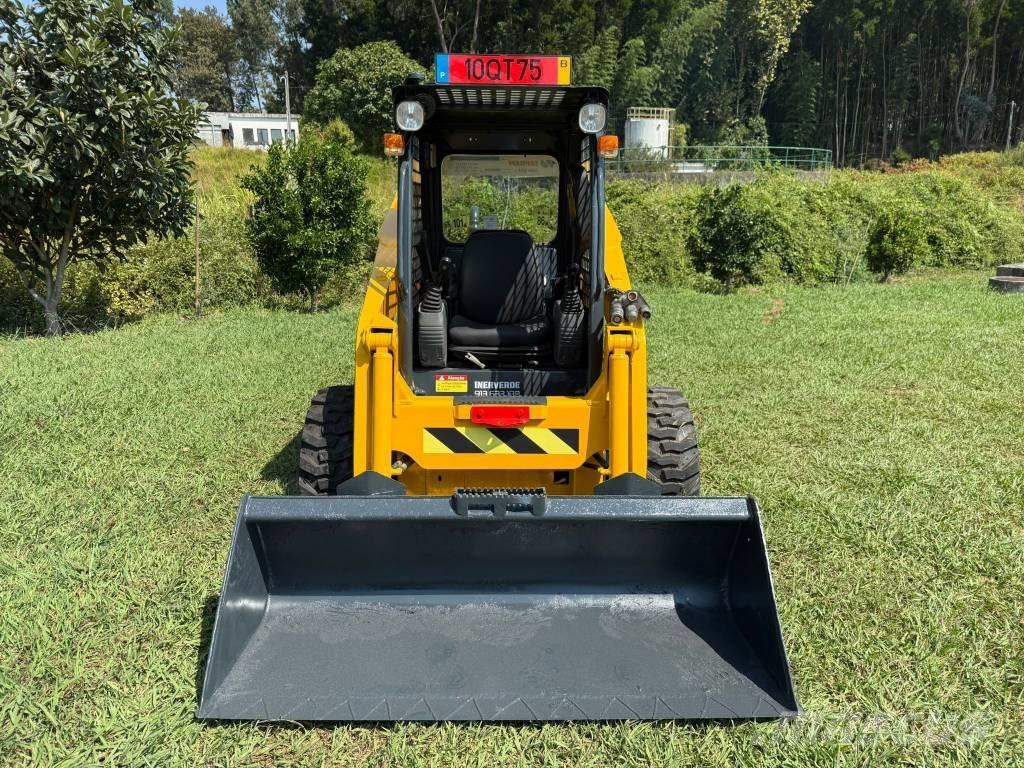 Komatsu SK 820 Carregadoras de direcção deslizante