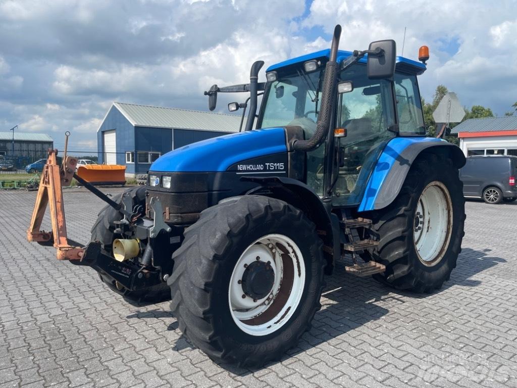 New Holland TS 115 Tratores Agrícolas usados
