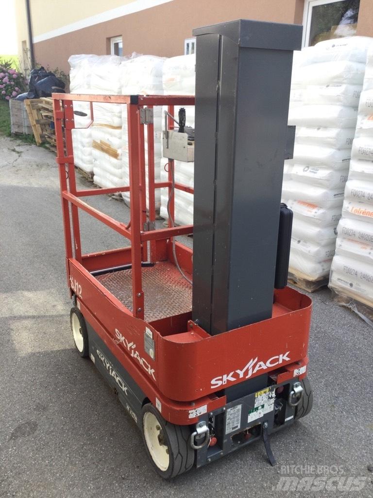 SkyJack SJ 12 Elevadores de tesoura