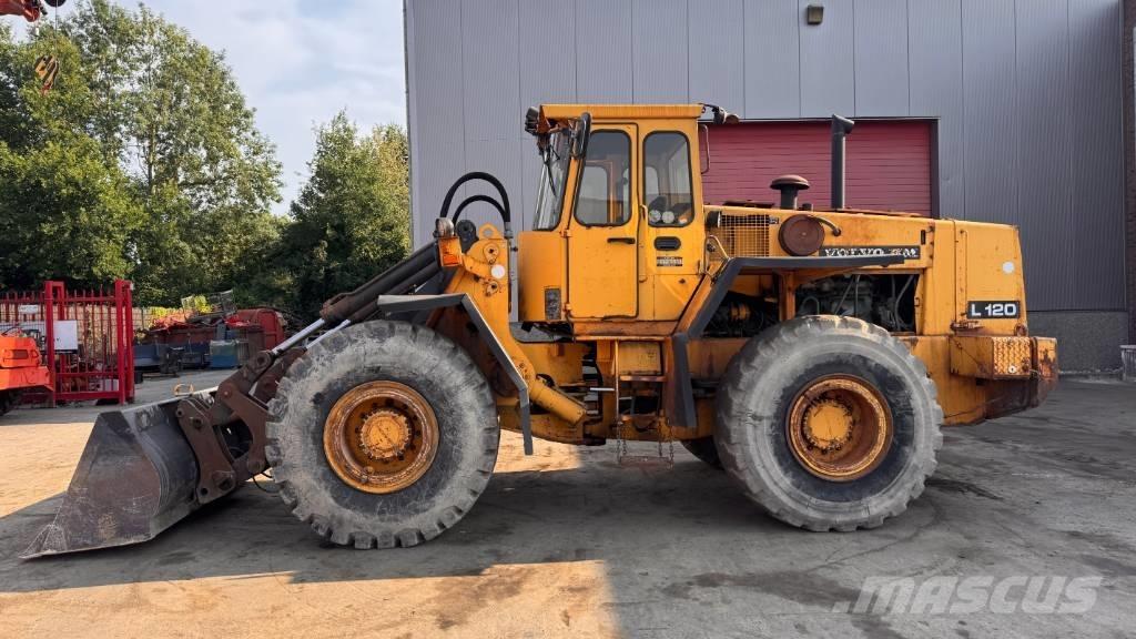 Volvo L 120 Pás carregadoras de rodas