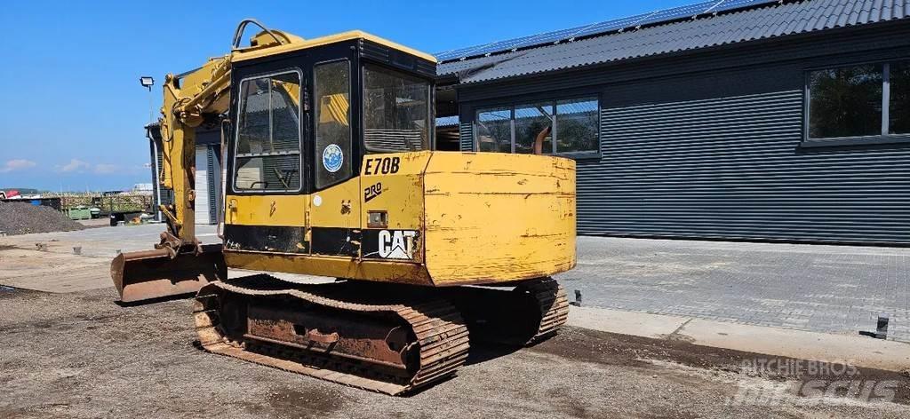 CAT E 70 B Escavadoras Midi 7t - 12t