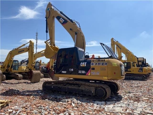CAT 323D Escavadoras de rastos