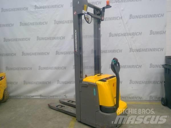 Jungheinrich EJC 220 Empilhador para operador externo