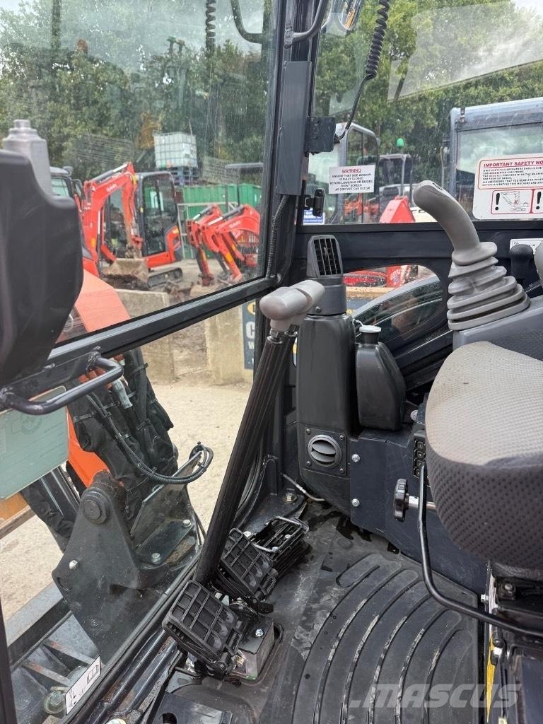Hitachi ZX 26 U-6 CR Mini Escavadoras <7t