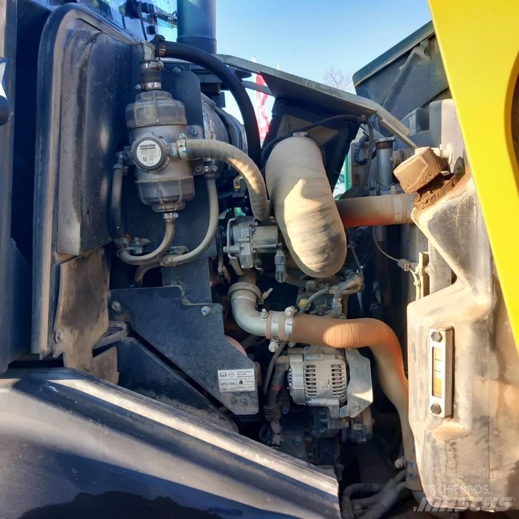 Komatsu WA80M-7 Pás carregadoras de rodas