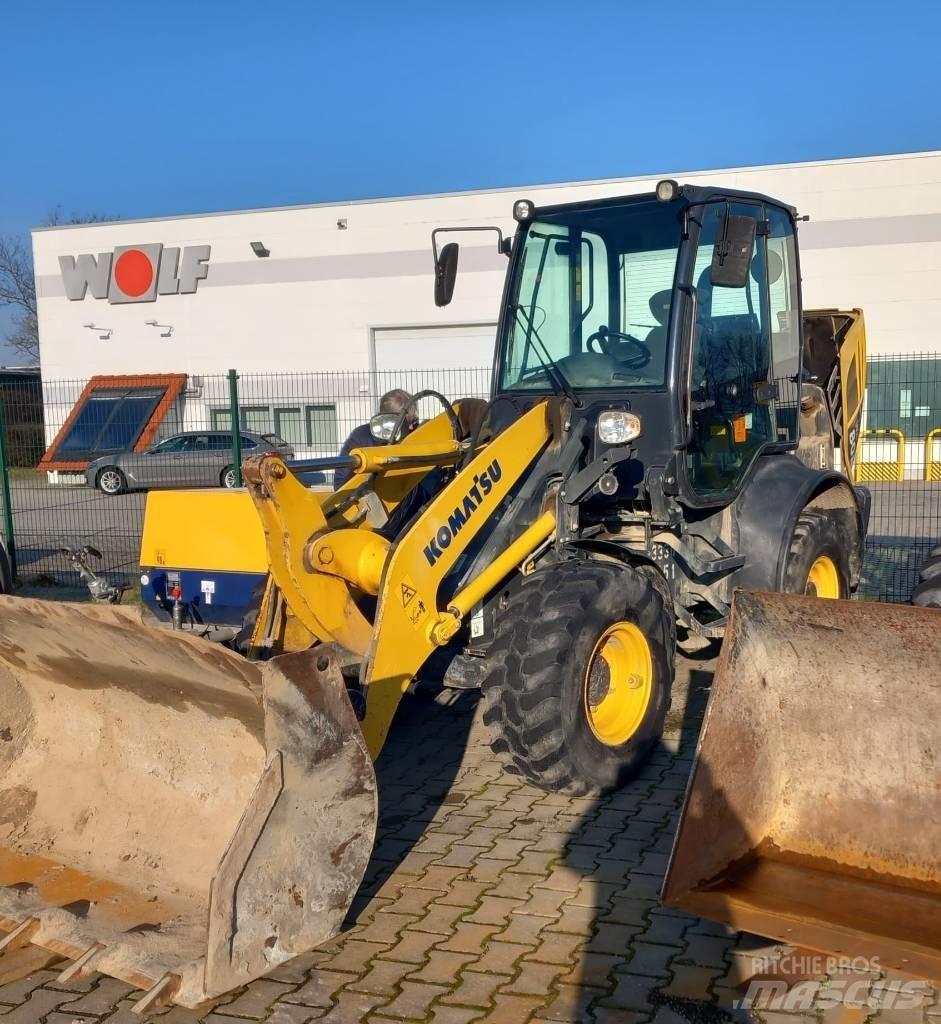 Komatsu WA80M-7 Pás carregadoras de rodas