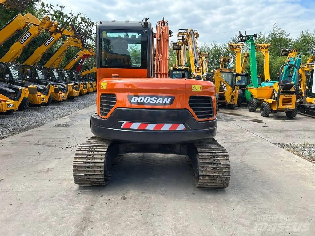 Doosan DX 80 R Escavadoras Midi 7t - 12t