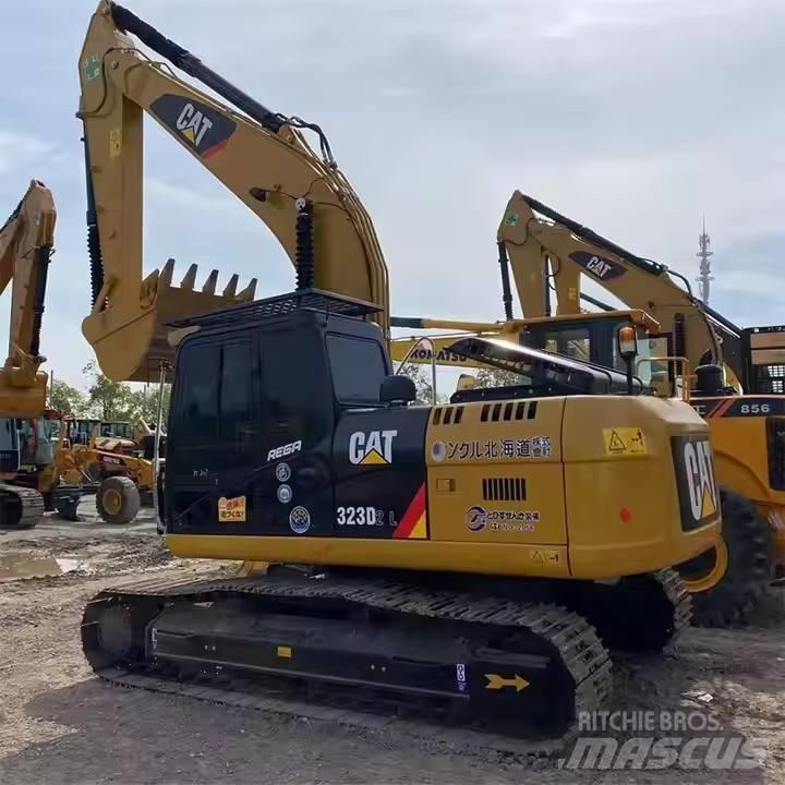 CAT 323 D2L Escavadoras de rastos