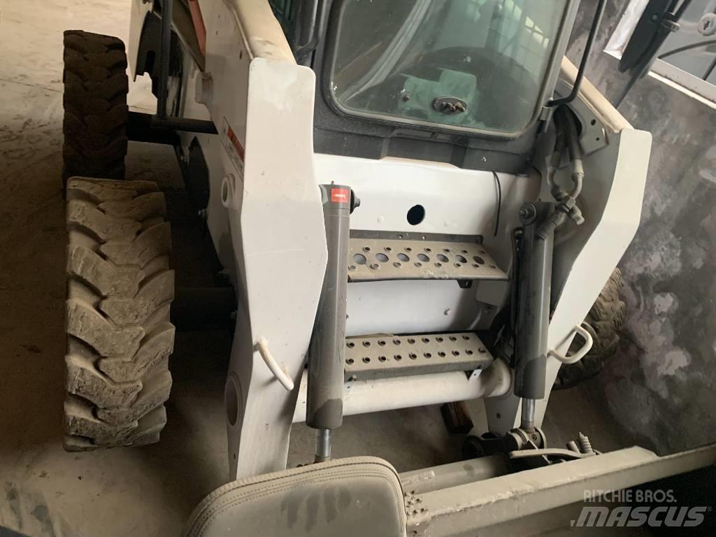 Bobcat S 300 Carregadoras de direcção deslizante