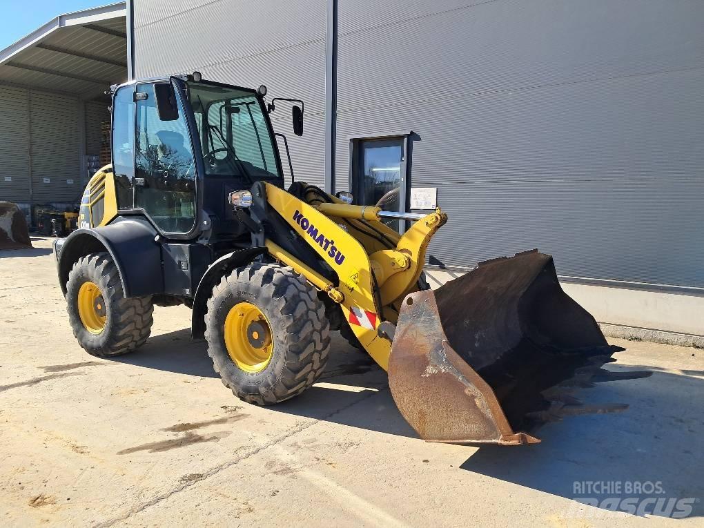 Komatsu WA100M-8 Pás carregadoras de rodas