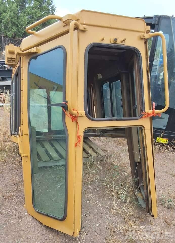 CAT D 8 R Dozers - Tratores rastos