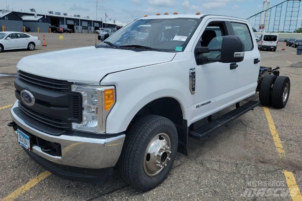 Ford F 350 XL SD Camiões de chassis e cabine