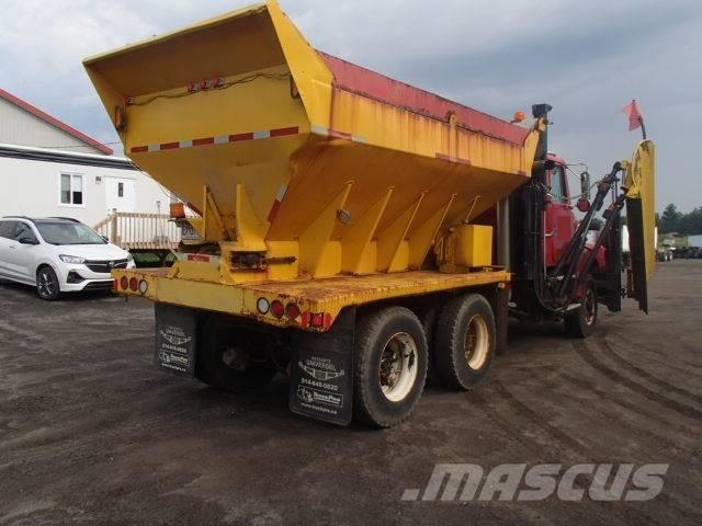 Volvo WG Lâminas de neve e arados