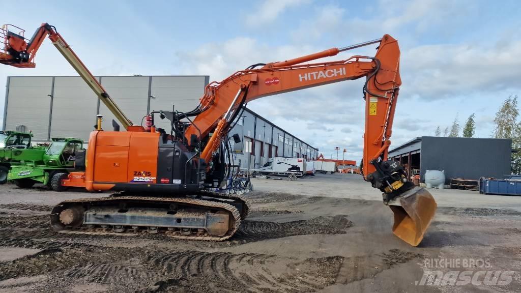 Hitachi ZX225USRLC-6 Escavadoras de rastos