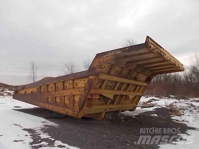CAT 777B Camiőes dumper basculantes rígidos