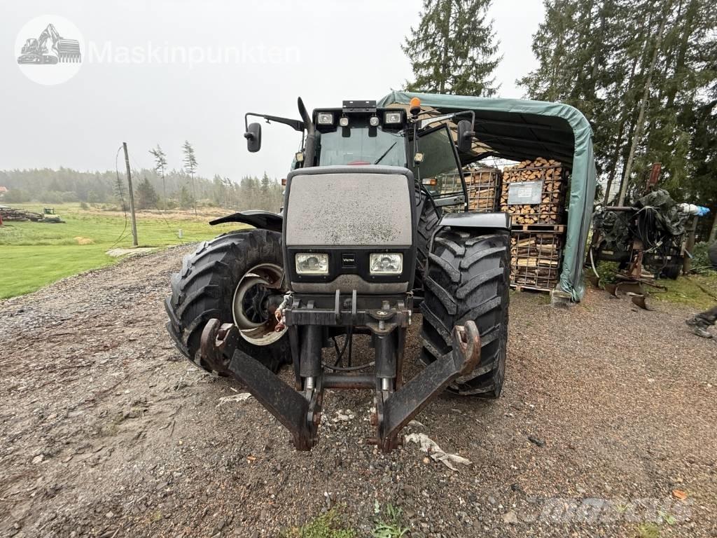 Valtra 8350 Tratores Agrícolas usados