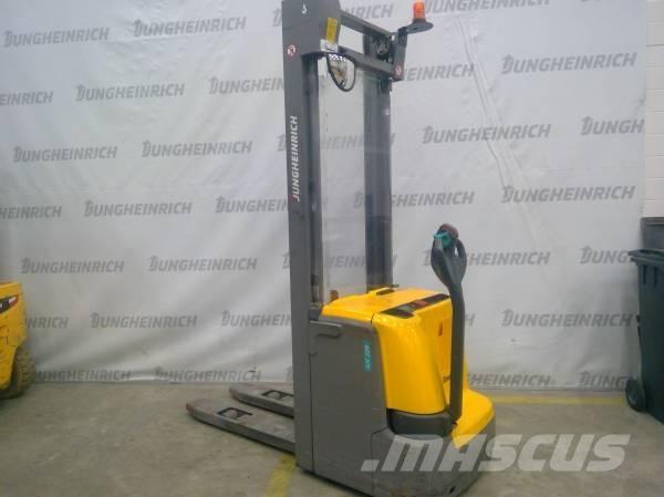 Jungheinrich EJC 220 Empilhador para operador externo