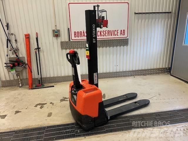 BT Toyota HWE 100 Empilhador para operador externo