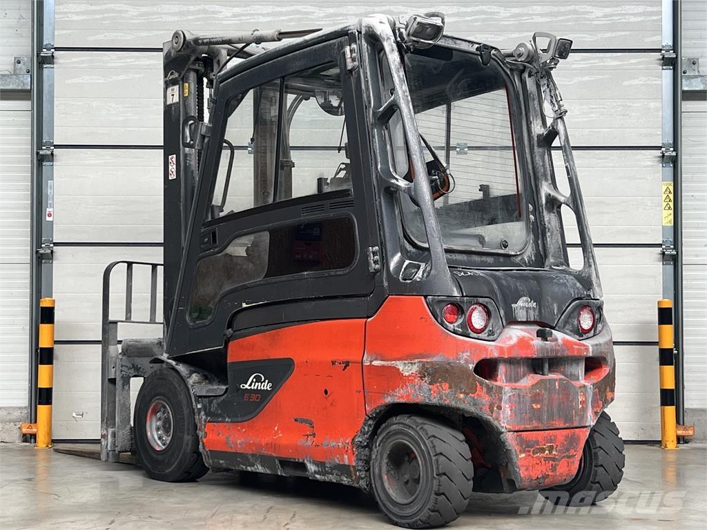 Linde E30L-01 Empilhadores eléctricos