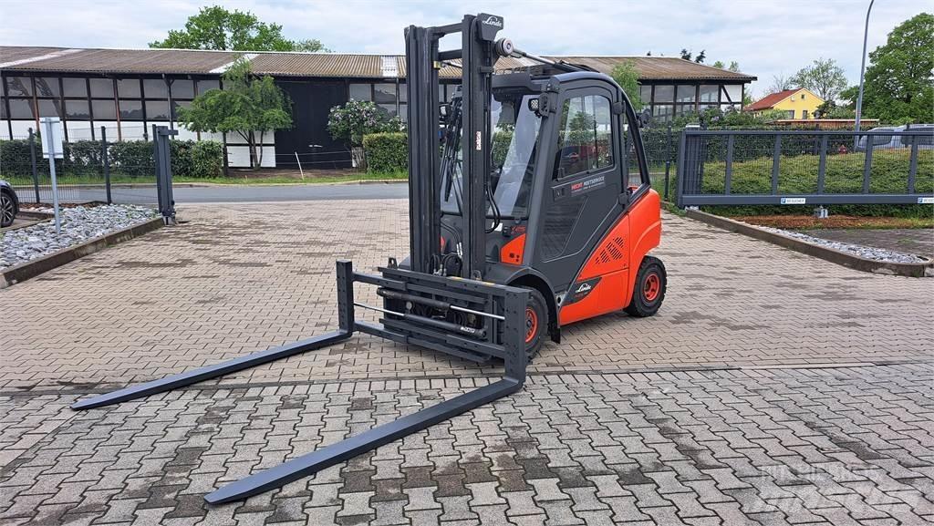 Linde H25T-02 Empilhadores a gás
