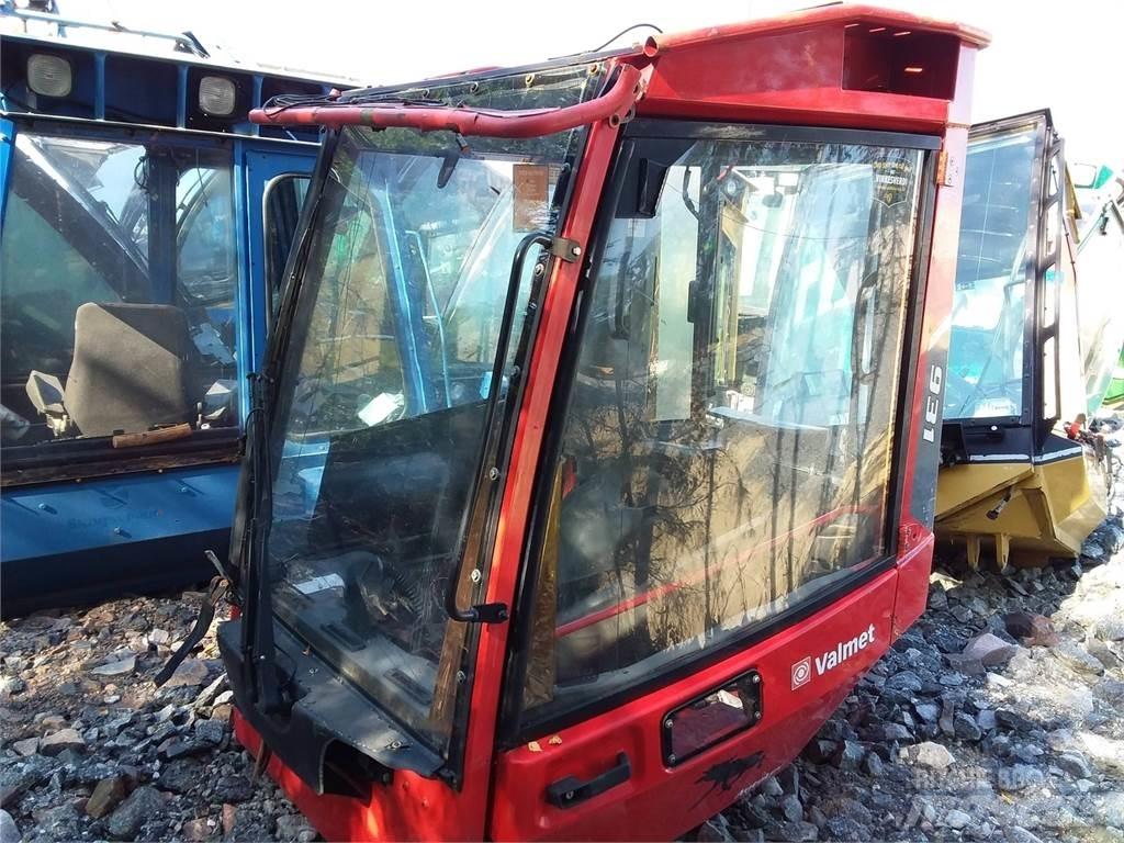 Valmet 931 Cabines e interior
