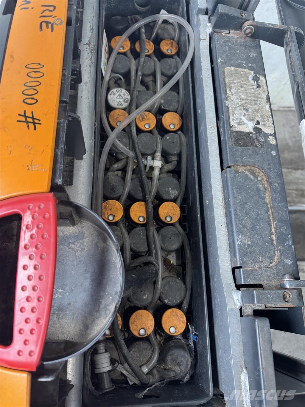 Still EXU-H18 Empilhador para operador externo