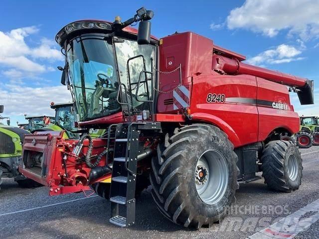 Case IH AF 8240 Ceifeiras debulhadoras