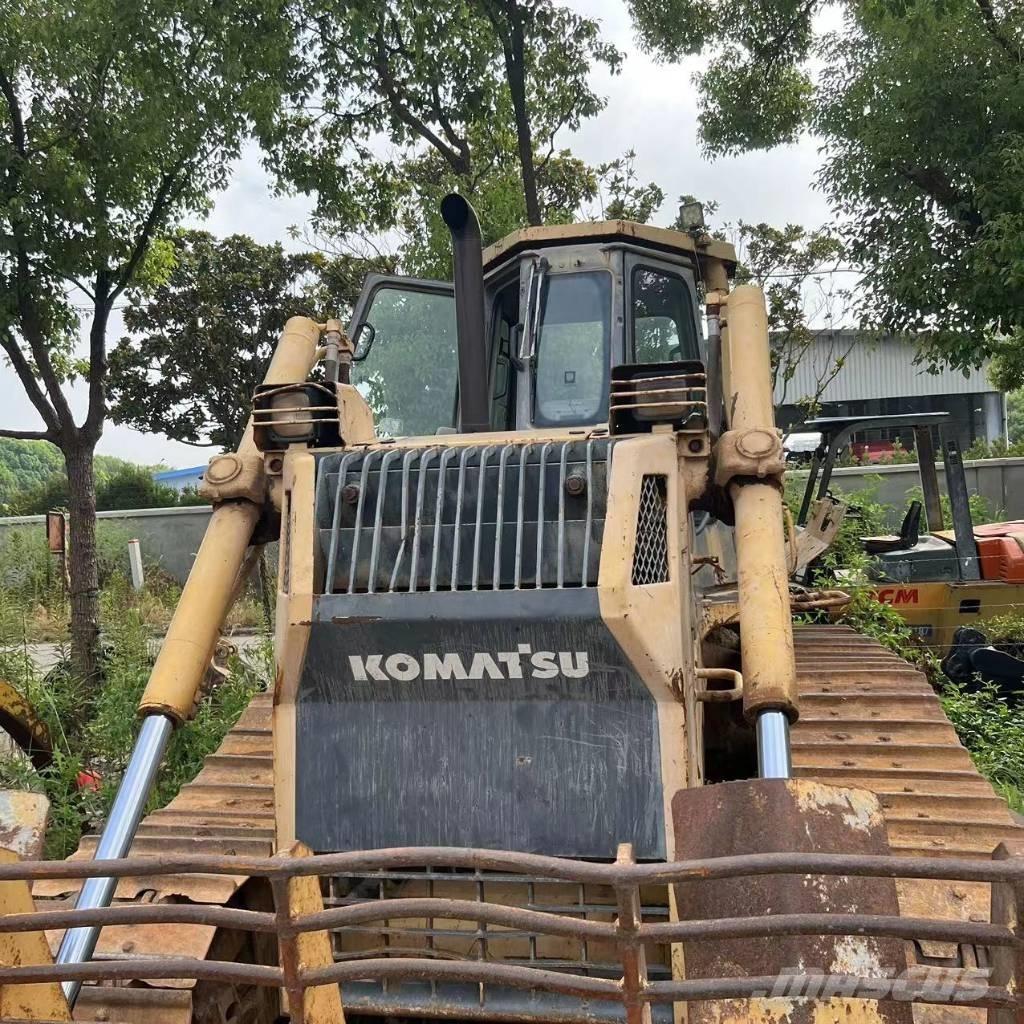 Komatsu D 65 P-12 Dozers - Tratores rastos