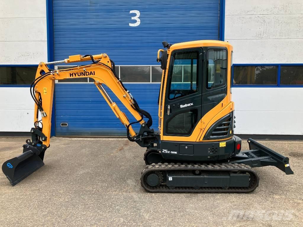 Hyundai R25Z-9AK Mini Escavadoras <7t