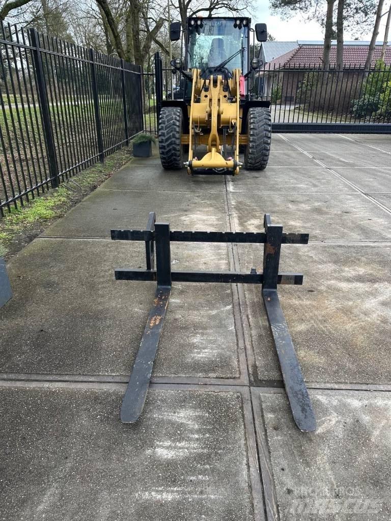 CAT 908 forks Forquilhas