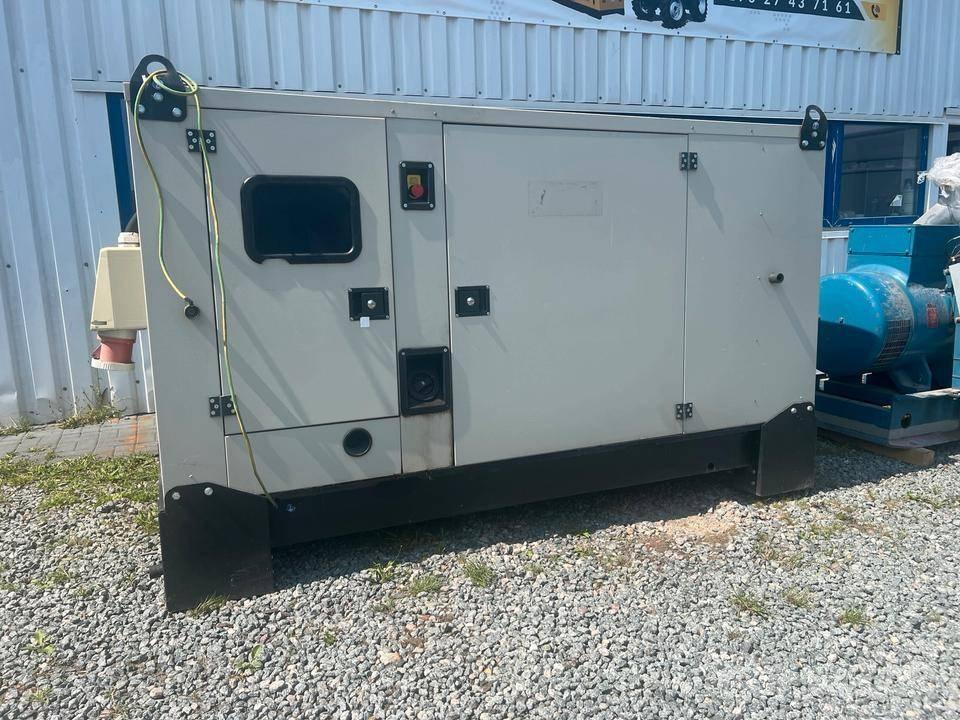 Fogo Iveco 100 KVA Geradores Diesel