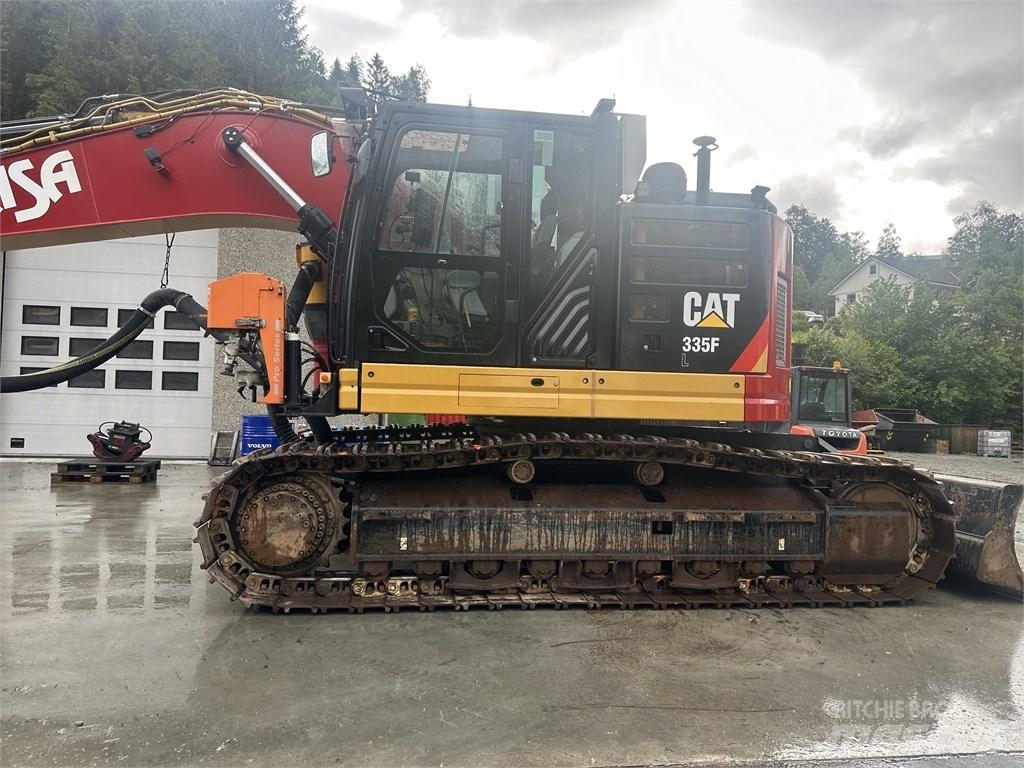 CAT 335 F L Perfuradoras de superfície