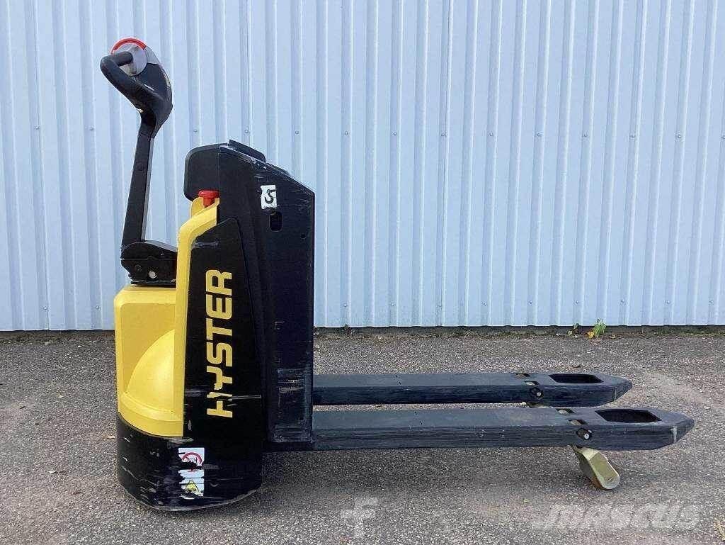 Hyster P2.0 Self propelled stackers
